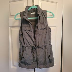 Columbia grey utility vest. Size XS